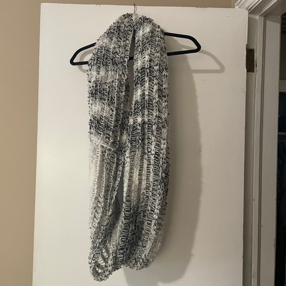 Open Knit‎ Infinity Scarf Gray White Acrylic Polyester Blend Soft Casual